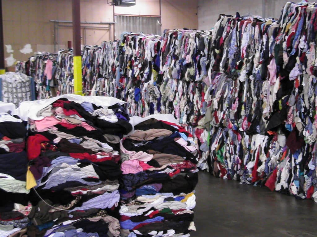 Ways to Properly Dispose of Your Unwanted Clothes in St. Louis